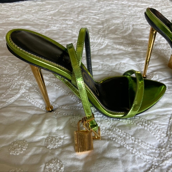 TOM FORD Green 90 Metallic Leather Padlock Sandals - Picture 4 of 12